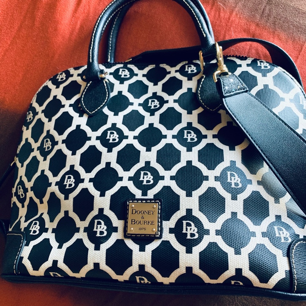 Dooney and Bourke Black Zipzip